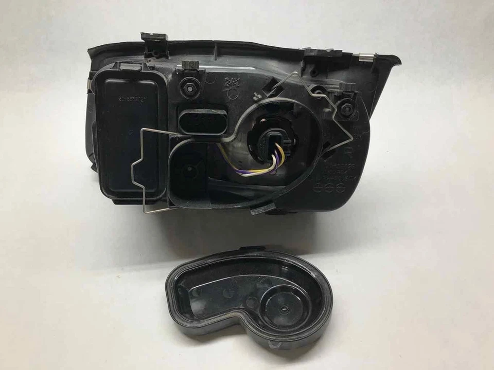 Faro pasajero derecho Volkswagen Jetta TYC 2002-2005 mercado de accesorios sin niebla ligero Foto 3 de 4