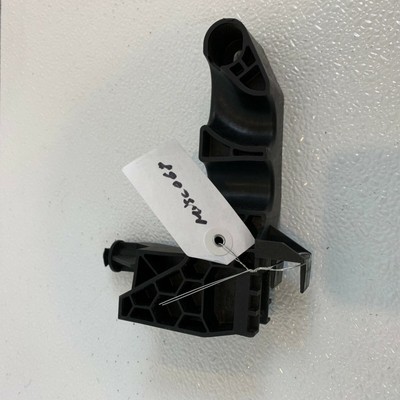 2019 2020 Volvo XC40 Bracket Genuine OEM 31686407 | eBay 