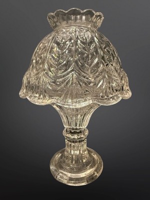 Fifth Avenue Crystal Fairy Lamp in the Portico Pattern