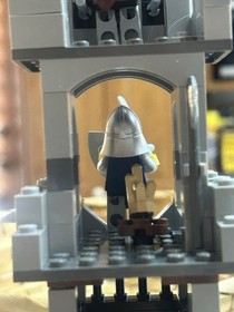 LEGO Castle Tower Raid+King And War Wagon/Troop Transport Skeletons/Orcs Retired