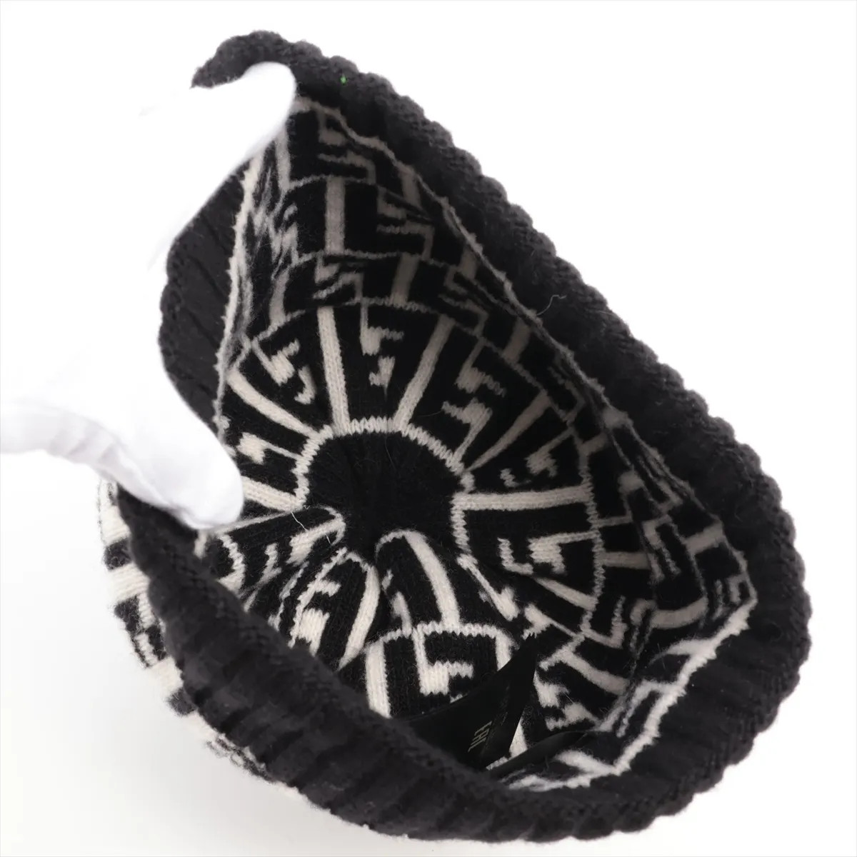 FENDI FXQ056 Zucca logo beanie hat knit hat knit cap Knit hat wool Black/White Fendi Zucca Wool Beanie | Mercari main image 4