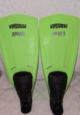 Nice Voit Dynaflex Swim Flippers Size 6-7 Worn Once LN