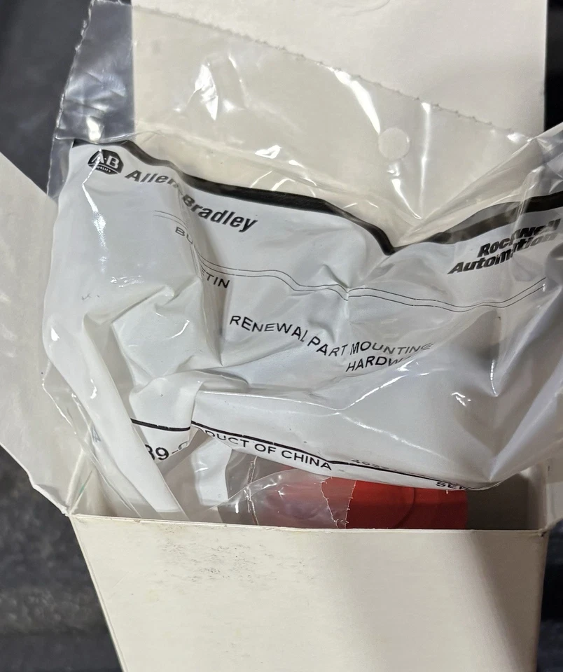 ALLEN-BRADLEY 800T-FX6A5S Series T Push/Pull Operator Red Cap 2 POS - New in Box - Image 4 of 4