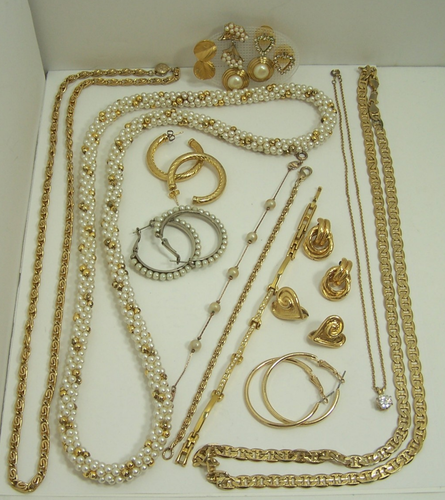 Mixed Lot Wearable Costume/Fashion Jewelry - Picture 2 of 8