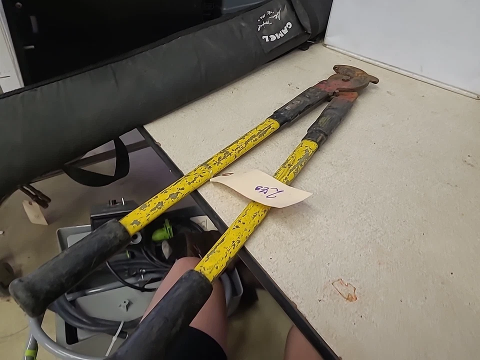 HK Porter 0290FCS Copper / Aluminum Cutter Cable Shear 1-3/8'' Capacity - Image 3 of 4