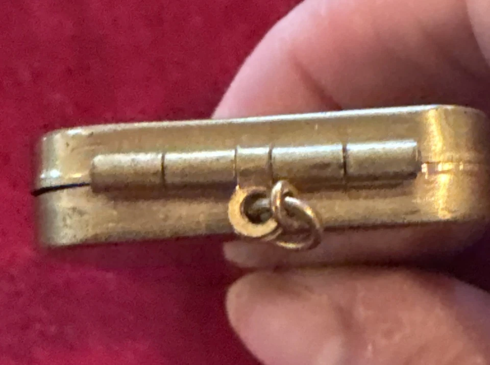 1950s Vintage BRASS CREDIT CARD CHARGE PLATE HOLDER Velvet Lined Inside - Image 4 of 4