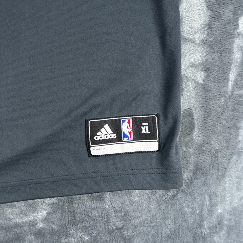 Adidas NWT Basketball Jersey Men XL Atlanta Hawks Dwight Howard #8 Vintage - Image 4 of 4