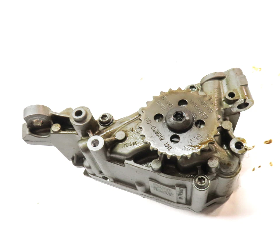 2013 BMW 335I CONVERTIBLE (E93) 3.0L (N55) ENGINE MOTOR OIL FLUID PUMP - Image 2 of 4