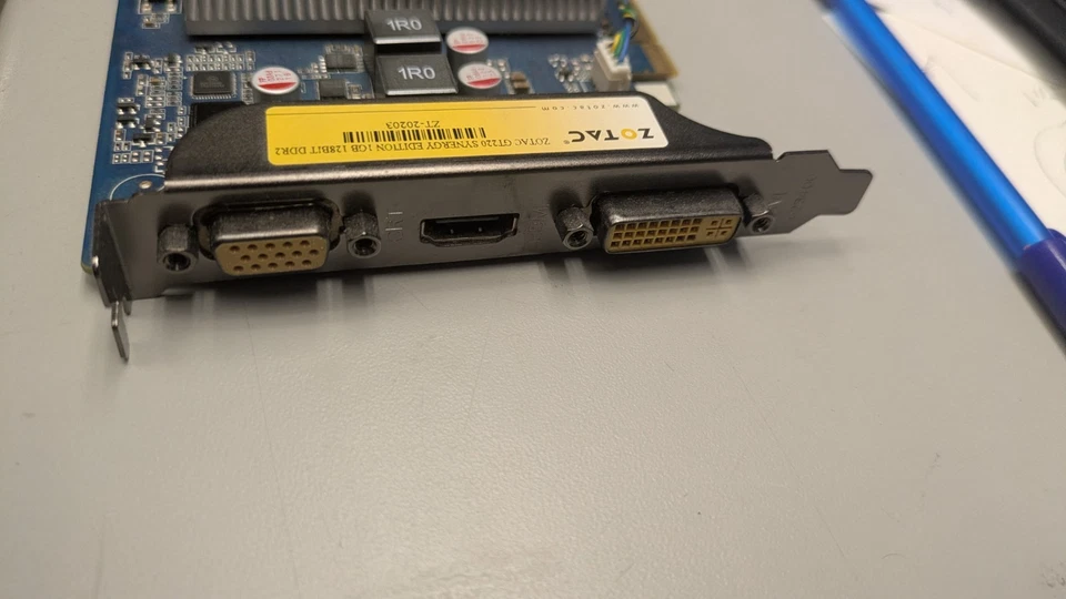 ZOTAC GeForce GT 220 1GB DDR2 PCI - Image 2 of 3