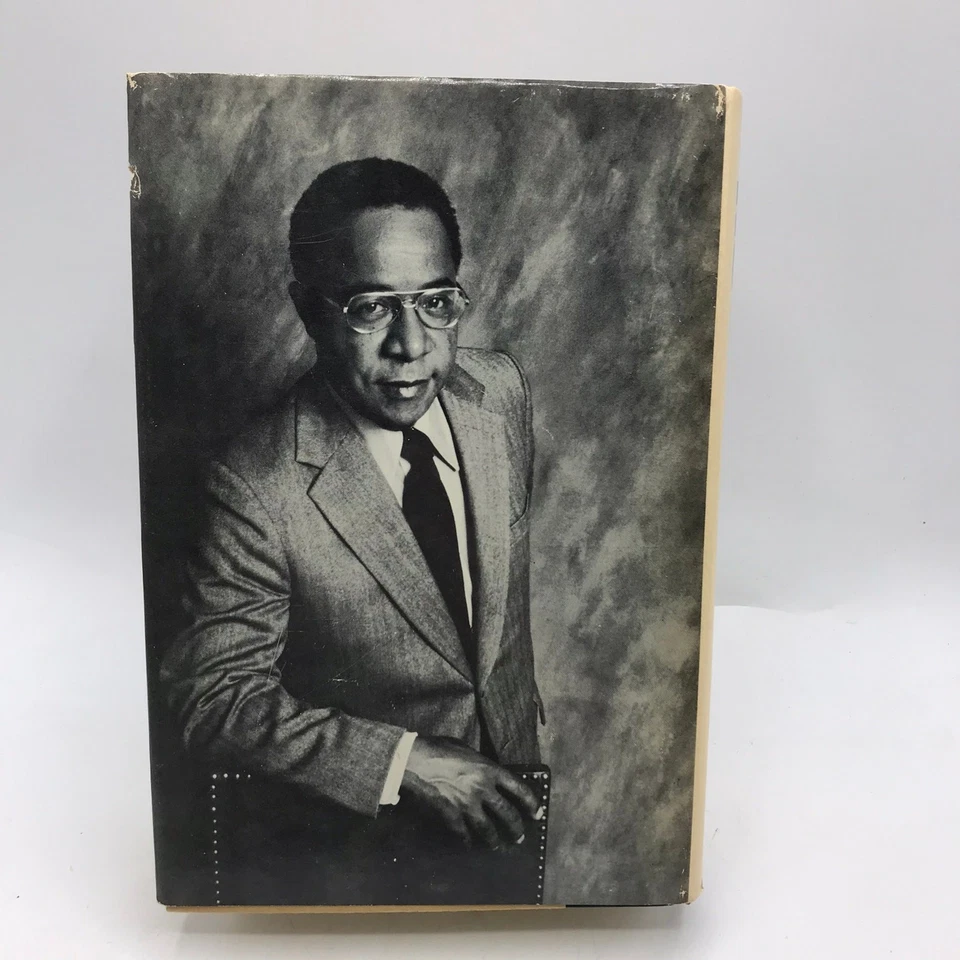 Roots The Saga of an American Family Alex Haley Historical Biographical Novel Foto 2 de 4