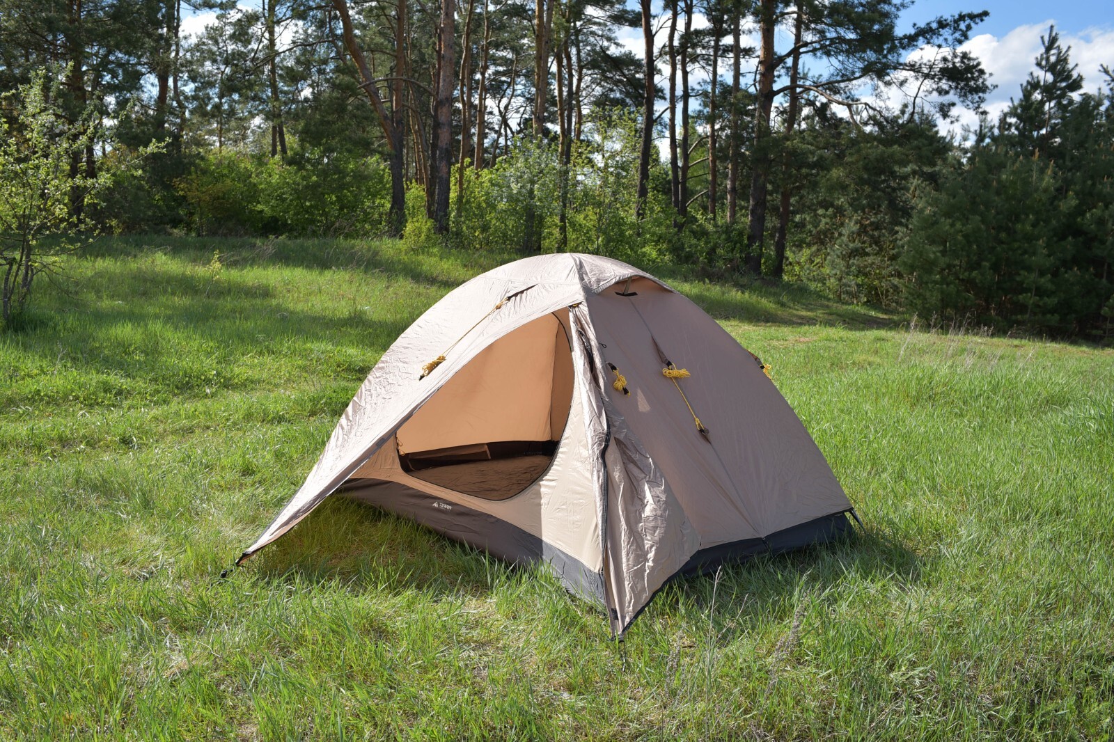 2-3 Person Waterproof Lightweight 3-Season Camping Tent