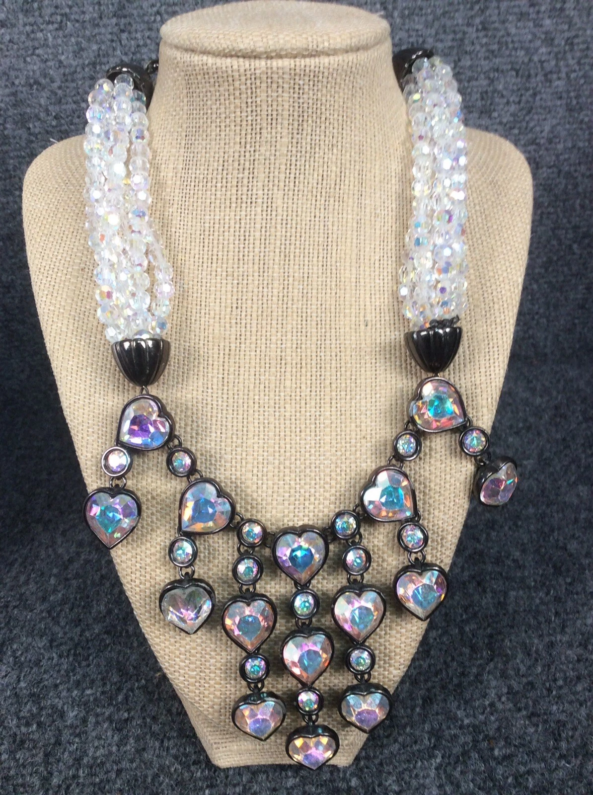 SAINT LAURENT (YSL) Bellissima rara collana YSL Yves Saint Laurent cuore cristallo iridescente