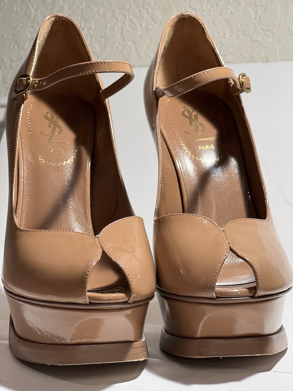 Décolleté tributo nude Saint Laurent taglia EU 37 5 US 7