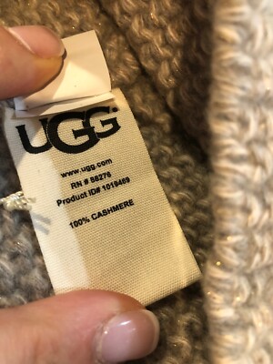NEW WOMENS O/S UGG CASHMERE TRI POM KNIT HAT OATMEAL HEATHER  display picture 1