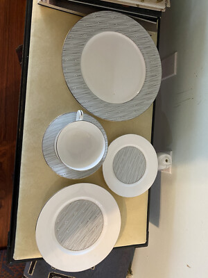 Reed Barton  Thomas  O  Brian  Tilden  Lace Pattern China 5 Pieces  Brand New