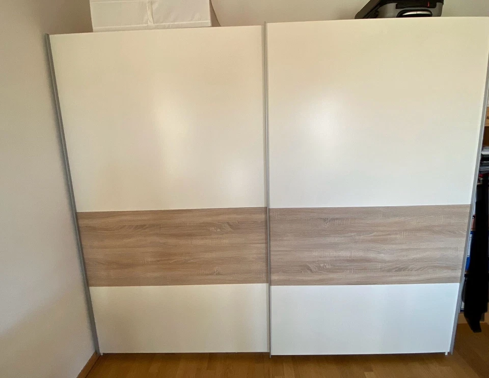 Schwebetürenschrank 247/215/62 cm 2-türig sehr gut erhaltenh