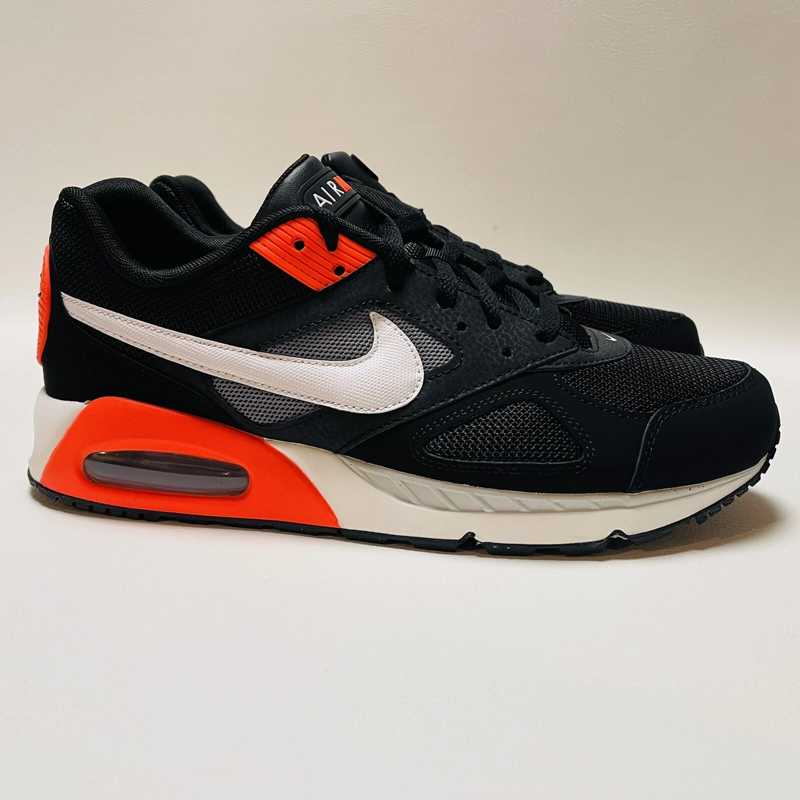 Air max ivo orange clearance