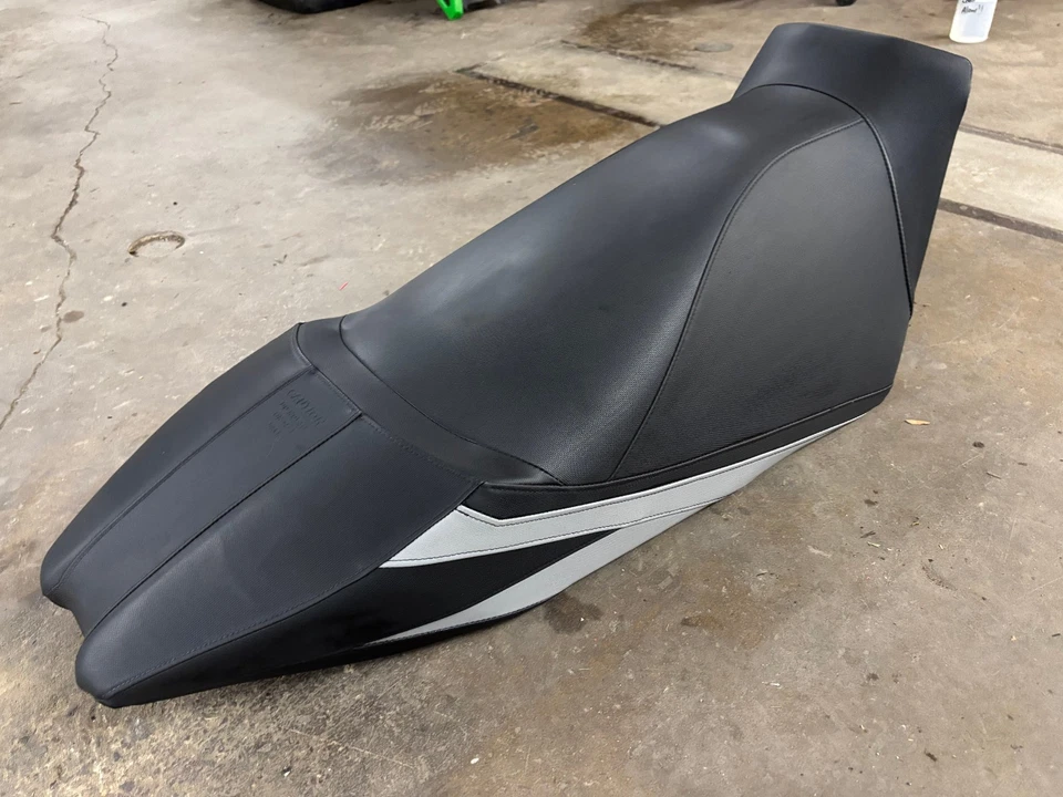 Asiento Arctic Cat 2012-2021 negro 6000 8000 XF 9000 7000 ZR Viper Sidewinder Foto 2 de 4