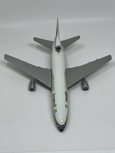 Vintage Saudia Airlines Air Jet Advance Model Lockheed L-1011 TriStar w/stand - Picture 15 of 24
