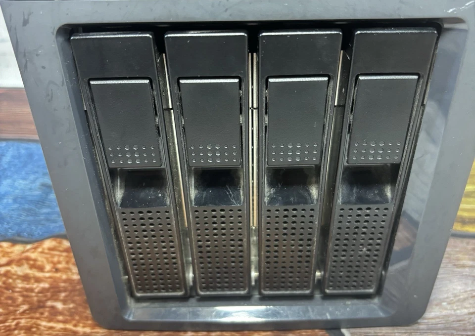 WD My Cloud EX4 NAS Enclosure |NO HARD DRIVE|⚠️  For Parts or Repair - Image 3 of 4