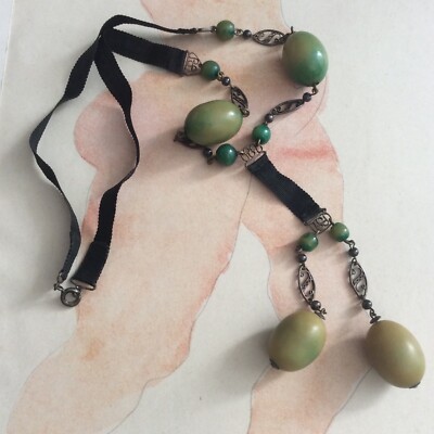 Collier Vintage 1900 - Ruban Noir, Métal Filigrané Et Perles Olives En Résine, 35 Cm