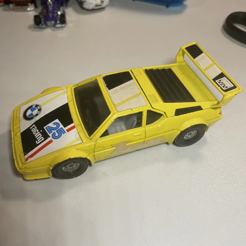 Vintage CORGI Diecast Yellow #25 RACE CAR 1/35 Goodyear BMW M1 Great Britain 308 - Image 2 of 4