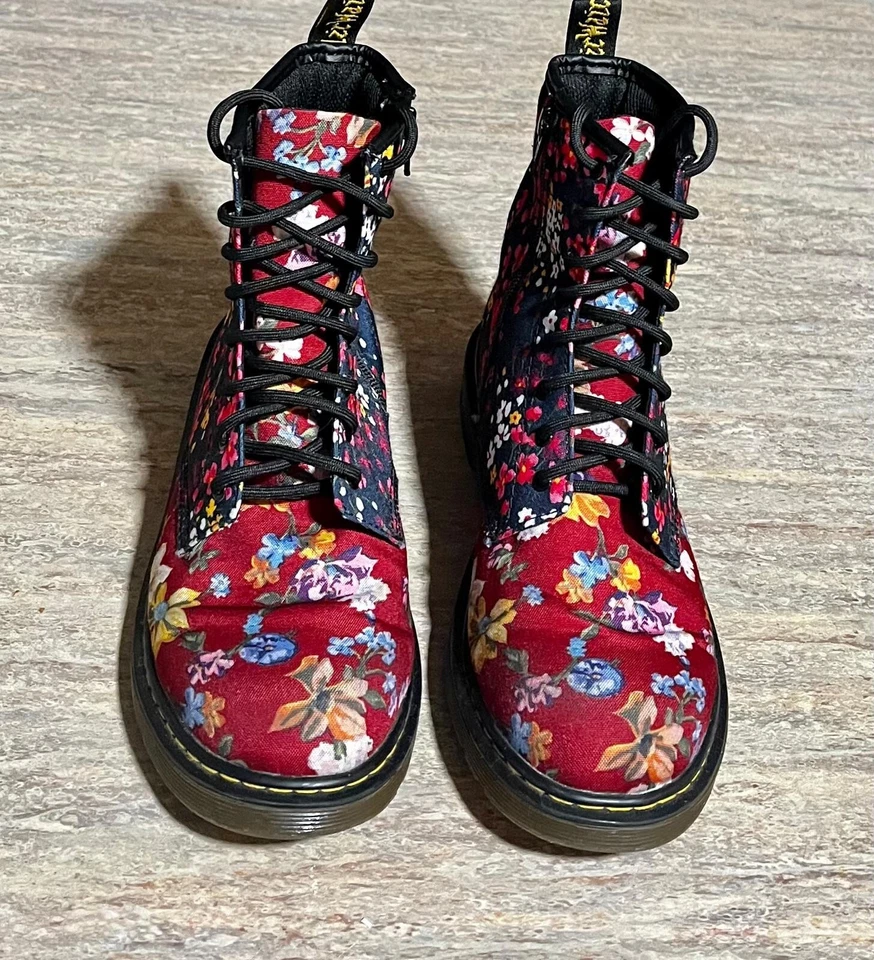 Dr. Martens Delaney Multicolor Rojo Floral Talla 7 Mujer 6 Hombre Foto 3 de 4