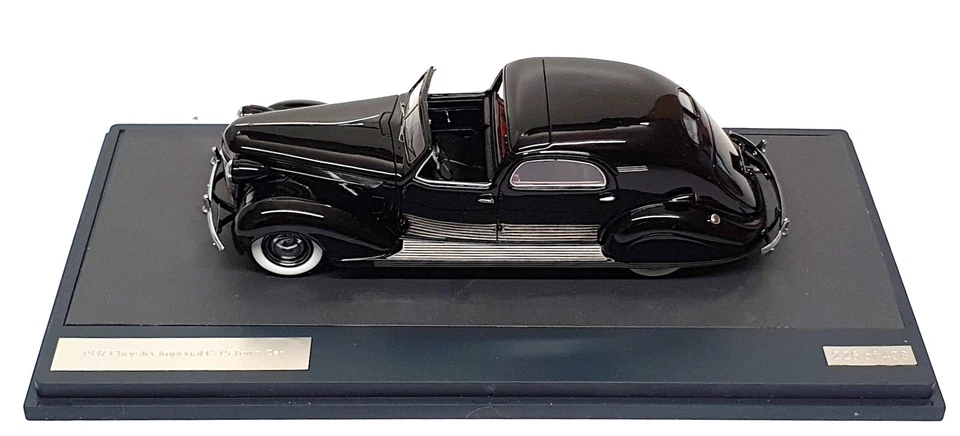 Matrix 1/43 Scale MX50303-061 - 1937 Chrysler Imperial C-15 Town Car - Black - Image 4 of 4