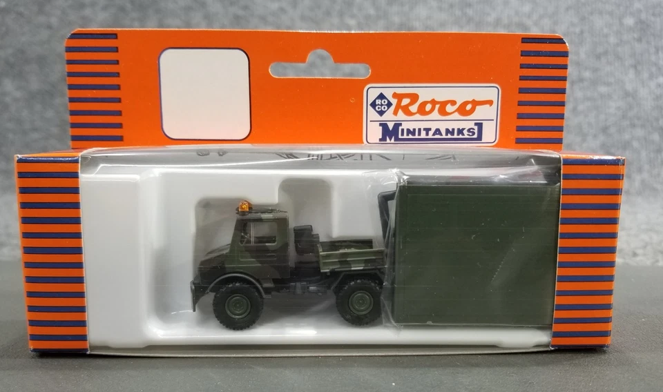 Roco Minitanks HO 837 MB UNIMOG AIRCRAFT TRACTOR  W/HELICOPTER SET 1:87 IOB - Image 2 of 4
