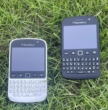 Unlocked BlackBerry 9720 3G WIFI 5MP Camera FM Radio GPS Black/Pink Cellphone