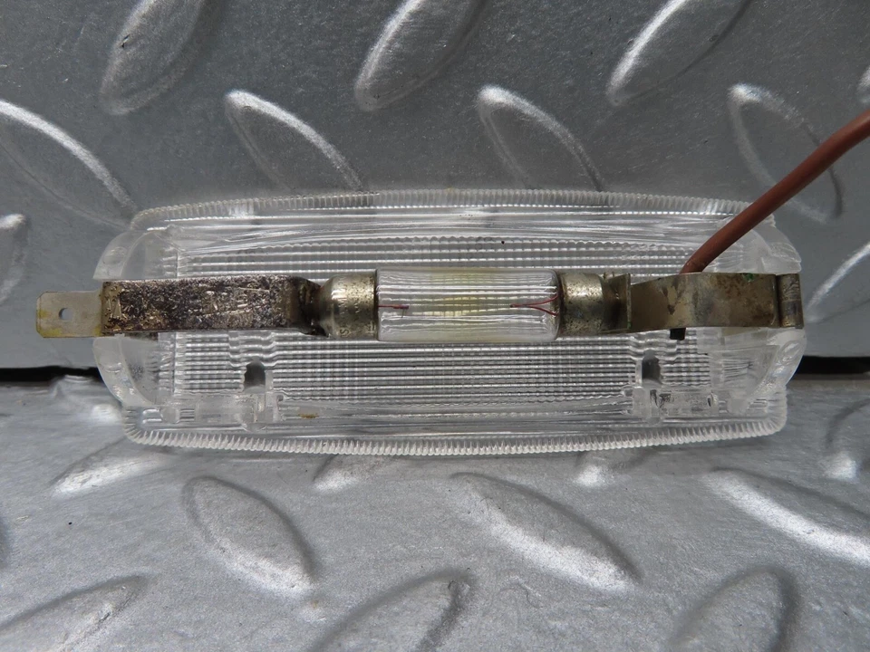 ♂16754♙� Mercedes-Benz C107 380SLC luz domo interior trasera Foto 3 de 4