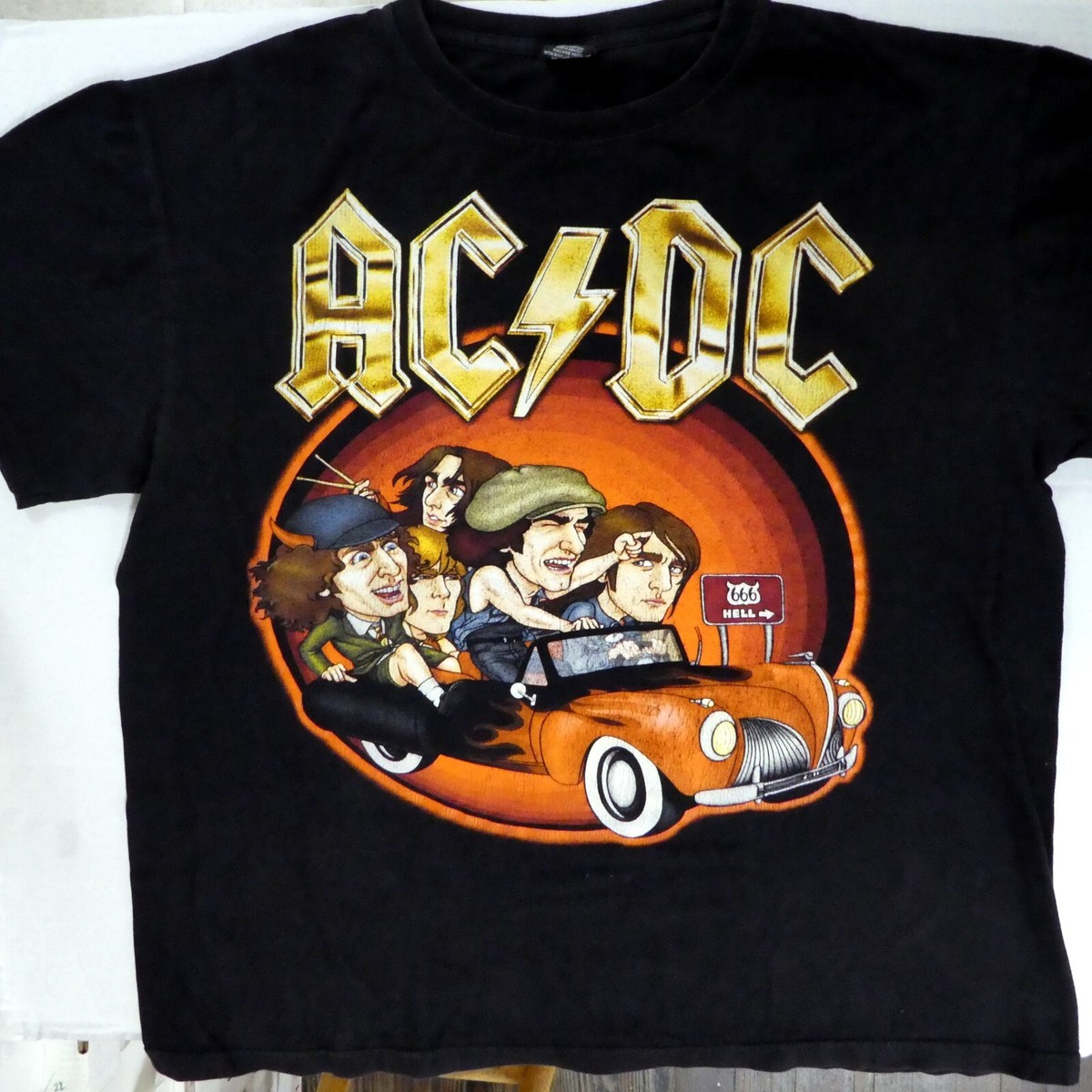 AC/DC Cartoon T-Shirt XL Back in Black USED Angus YOUNG Brian