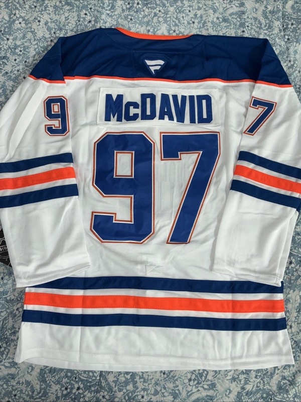 Connor McDavid Edmonton Oilers  Adult Large 52 Jersey Fanatics Replica NHL