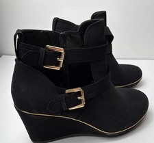 New Andiamo Womens Size 8 1/2 Black Suede Gold Buckle Dbl Strap Wedge Heel Shoes