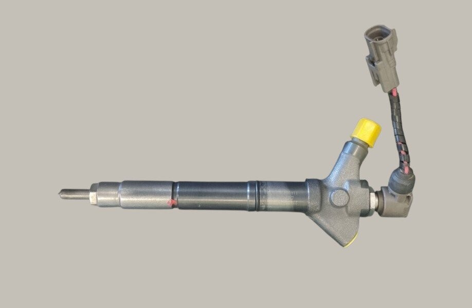 Fuel injector Toyota RAV 4 / Avensis / Lexsua IS II 2.2 D 110-130kw 2005-