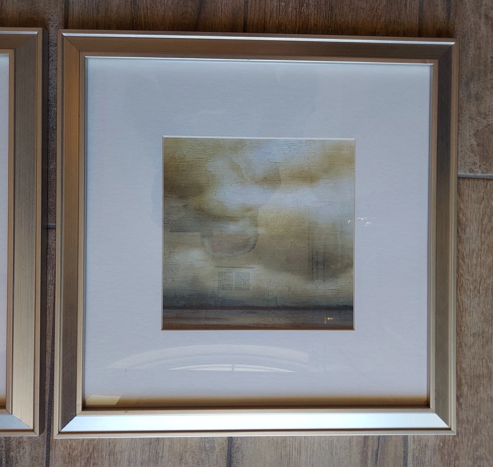 Marco de fotos de arte colgante de pared tono plata cepillado de 16"x16", con tapete con vidrio Foto 3 de 4