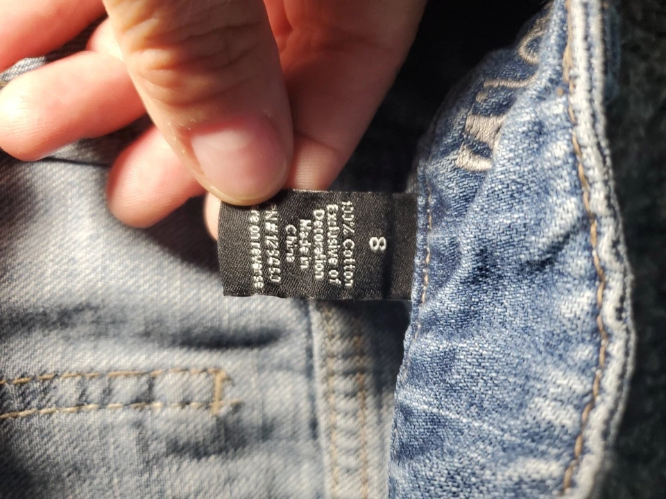 APT.9 Women's Short Shorts Size 8 Light Distressed / Stretch Juniors Beach Fun - Image 4 of 4