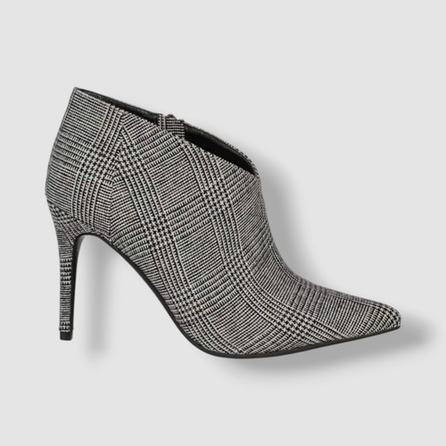 Journee Collection Women's Black Plaid Demmi Pointed Toe Heeled Bootie Size 12 - Picture 2 of 6