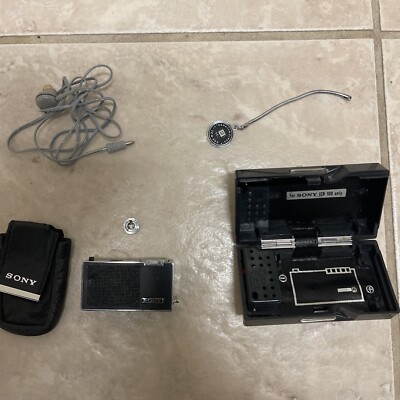 SONY ICR-100 World's First Ultra-Compact IC Radio w/ BC-100 Charging Case As Is