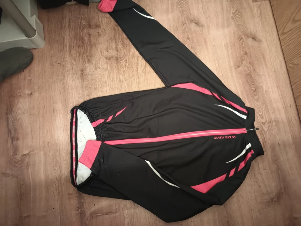 WOSAWE Women's Padded Cycling Outfit Red And Black  - Image 3 of 4