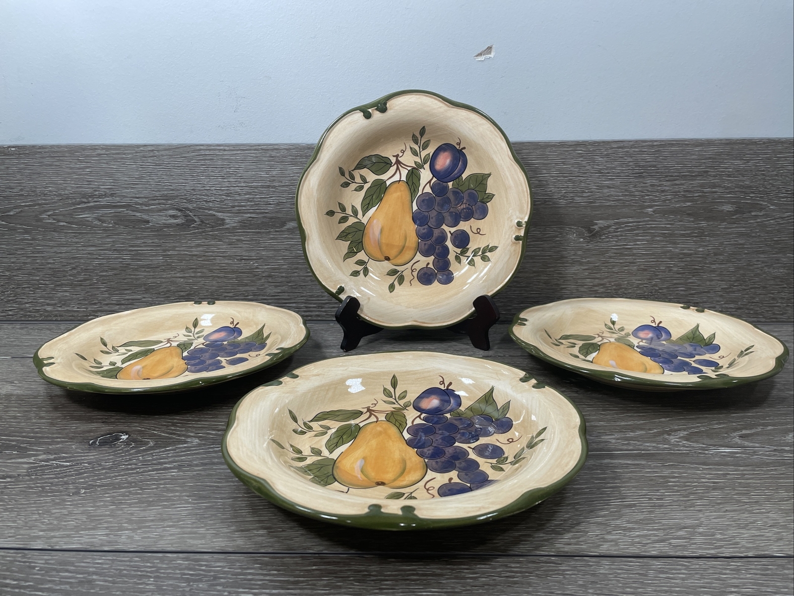 JUEGO DE 4 PLATOS DE ENSALADA/PAN/DESIERTO/FRUTA DE GRANADA HOME TRENDS ~ 8 3/4"