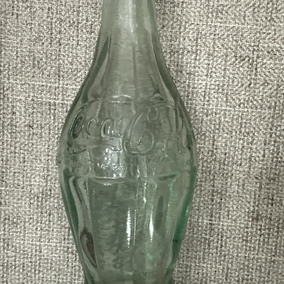 Botella de vidrio verde vintage Atlanta GA Coca-Cola “Hobbleskirt” - rara Foto 2 de 4