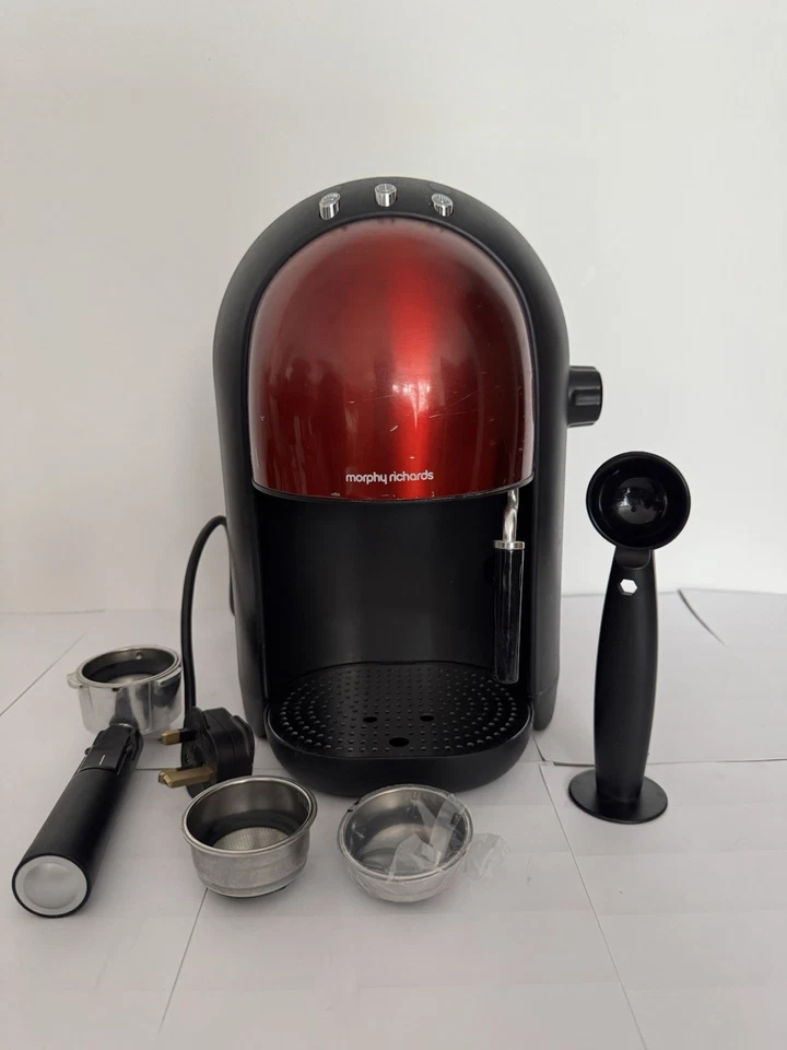 Máquina de café espresso Morphy Richards #172002 Meno con bandeja de goteo y accesorios. Foto 2 de 4