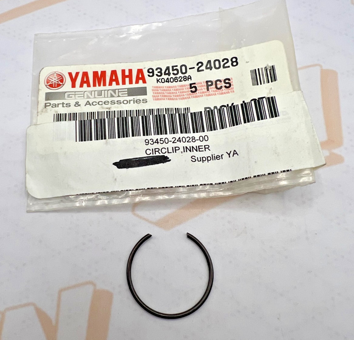 New OEM Yamaha 93450-24028-00 Circlips NOS