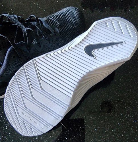 Nike Womens Metcon 5 - AO2982-010 Black Running Shoes Sneakers Size US 7.5  - Picture 6 of 10