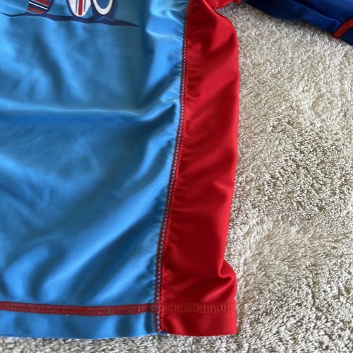 UV Skins Jungen rot weiß blau Surfbretter Schwimmen Rash Guard 5 - Bild 6 von 8