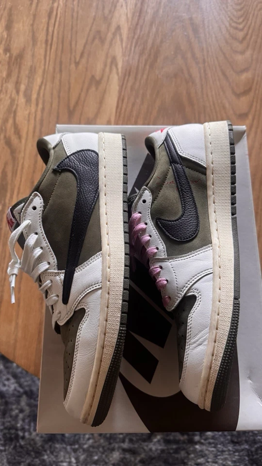 Size 9.5 Travis Scott x Air Jordan 1 Retro OG SP Low Reverse Olive / Medium... - Image 3 of 4