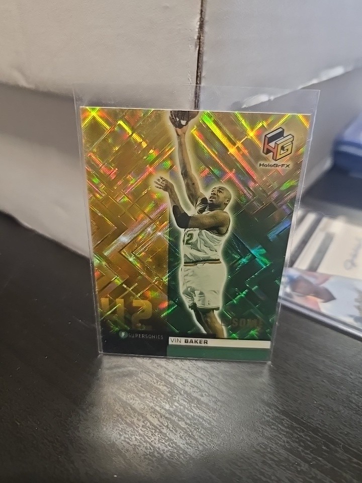 1999-00 Upper Deck HoloGrFX VIN BAKER No. 52 AuSOME Gold SP Parallel