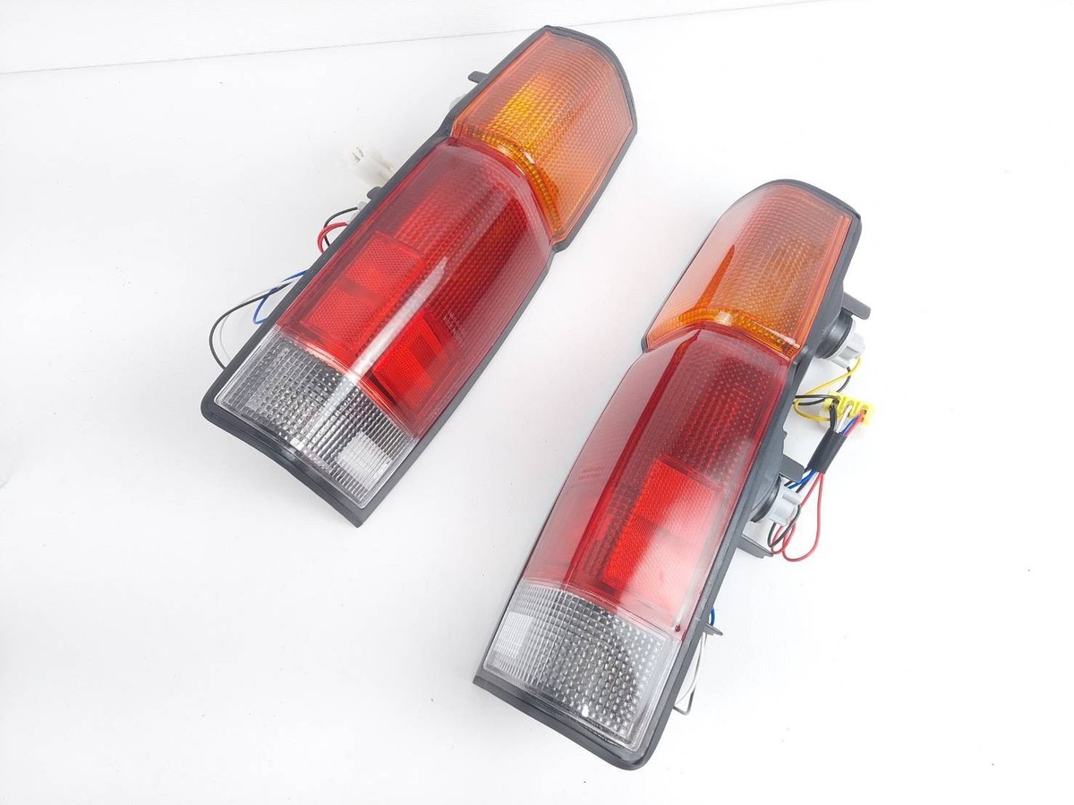 Tail Lights Rear lamp for Nissan D21 Hardbody 1986-1997 NI2800103
