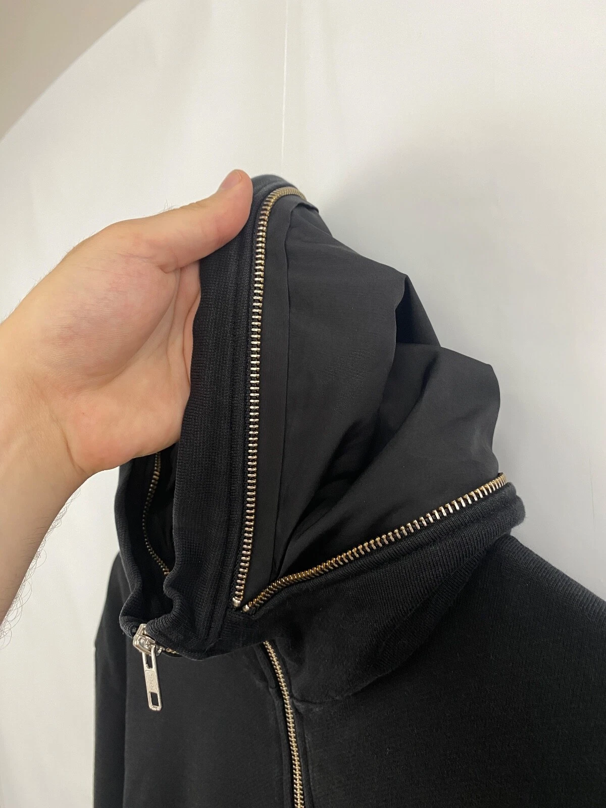 Felpa nera con cappuccio Y2K Alexander McQueen colletto zip rara retrò taglia S colore nero